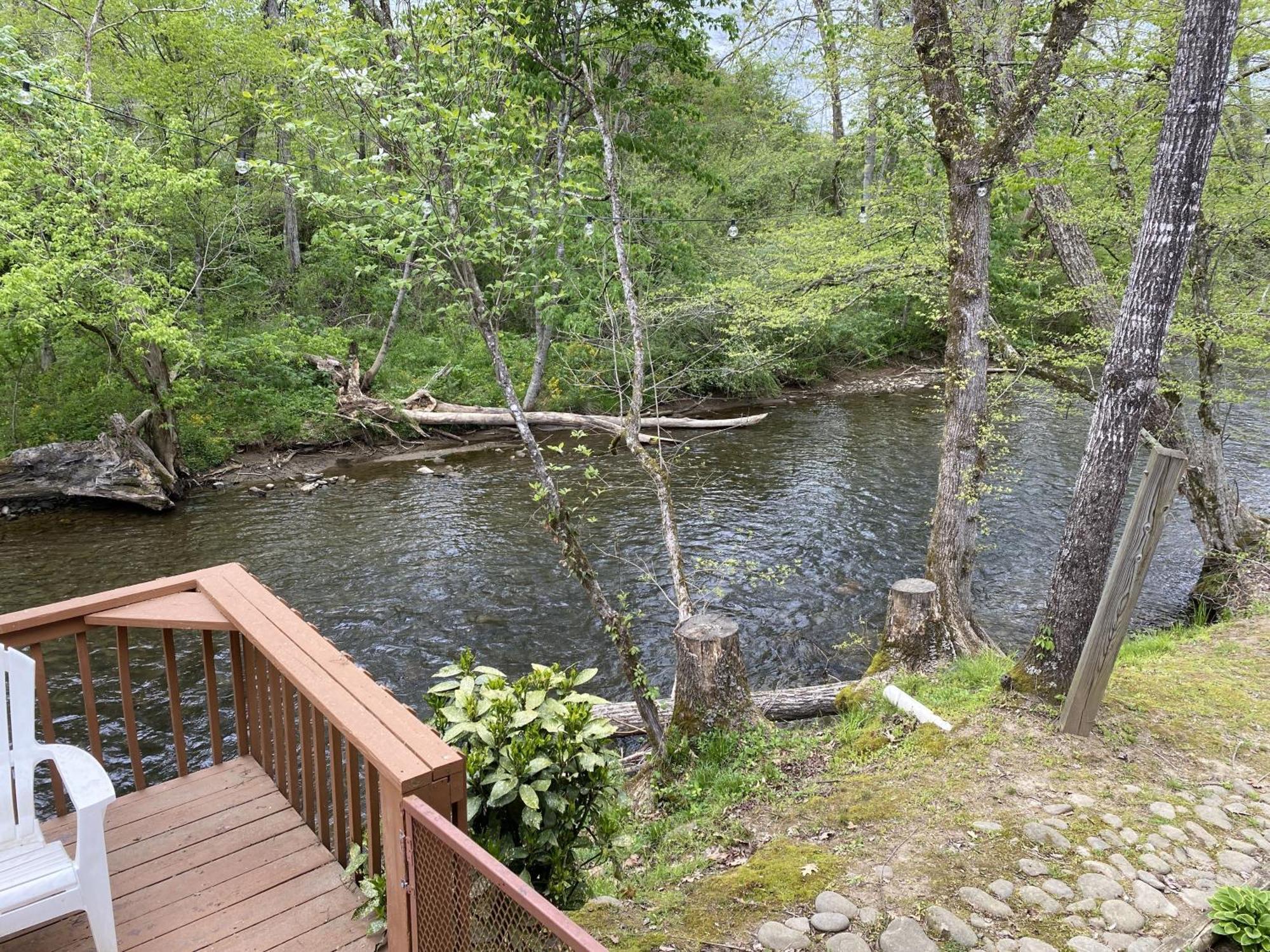 Gray'S Place On Cosby Creek - 2 Bedrooms, 2 Baths, Sleeps 6 Home Esterno foto